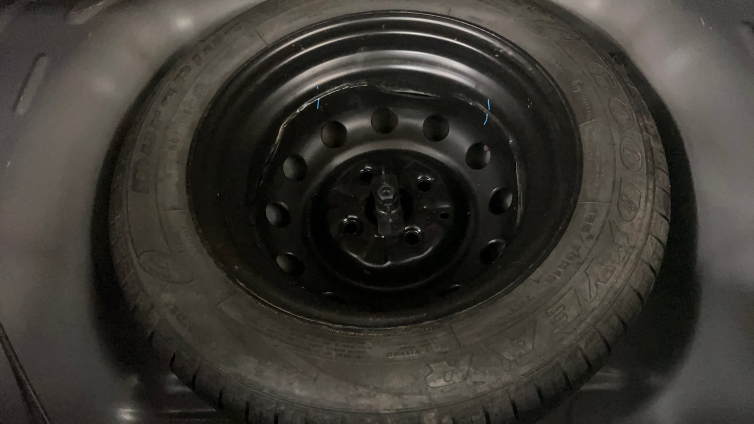 Used 2017 Hyundai Eon Magna Petrol Manual tyres SPARE TYRE VIEW