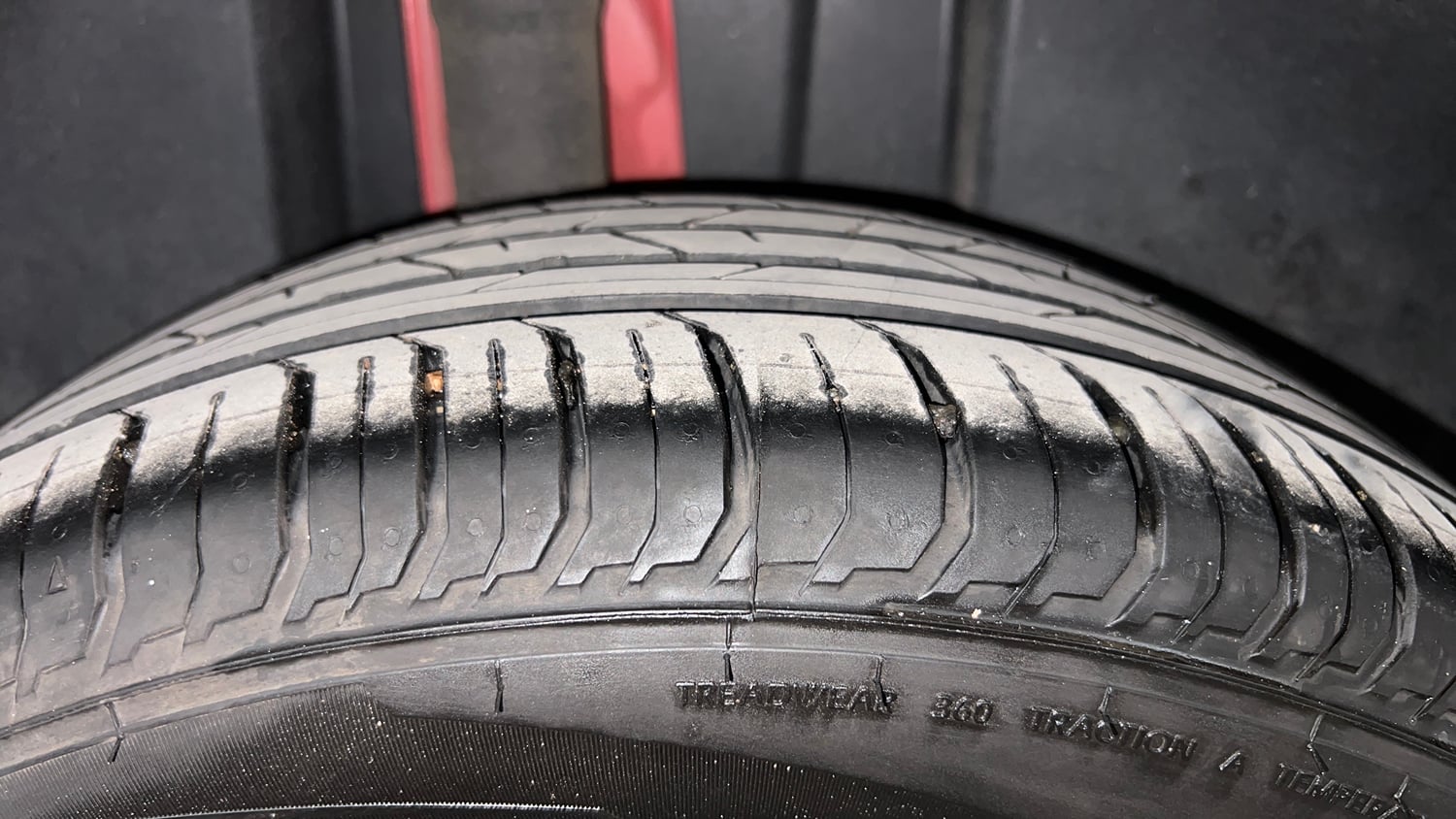 Used 2025 Volkswagen Virtus GT Line 1.0 TSI AT Petrol Automatic tyres RIGHT REAR TYRE TREAD VIEW