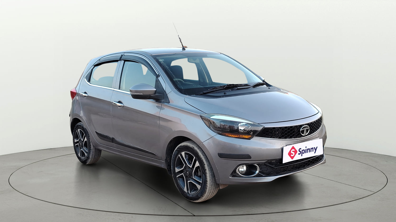 Used 2019 Tata Tiago Revotron XZ Plus Petrol Manual exterior RIGHT FRONT CORNER VIEW