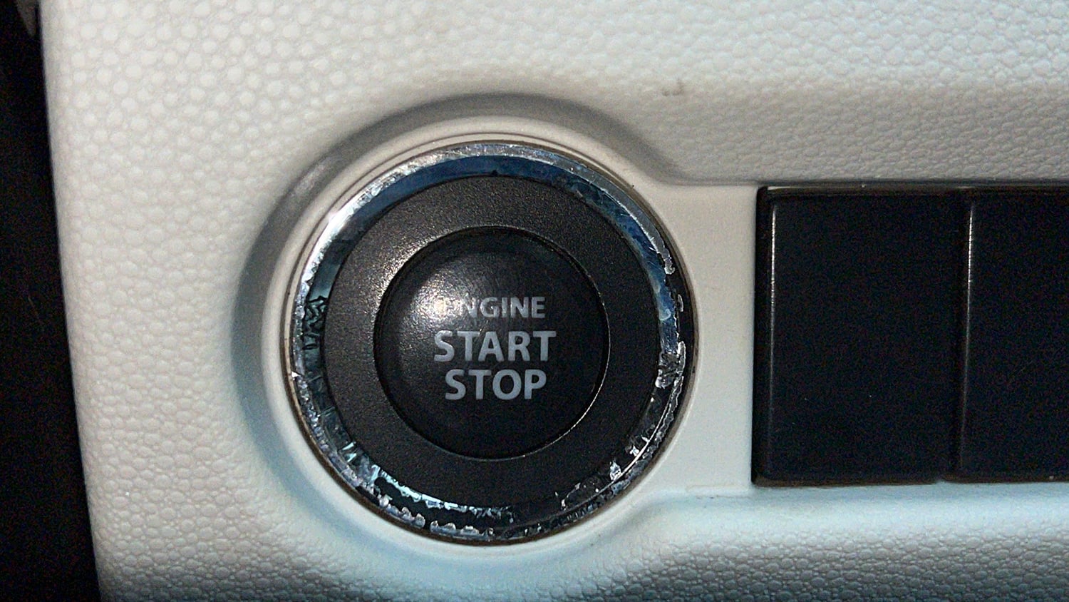 Used 2020 Maruti Suzuki Ignis Alpha 1.2 AMT Petrol Automatic top_features Keyless start