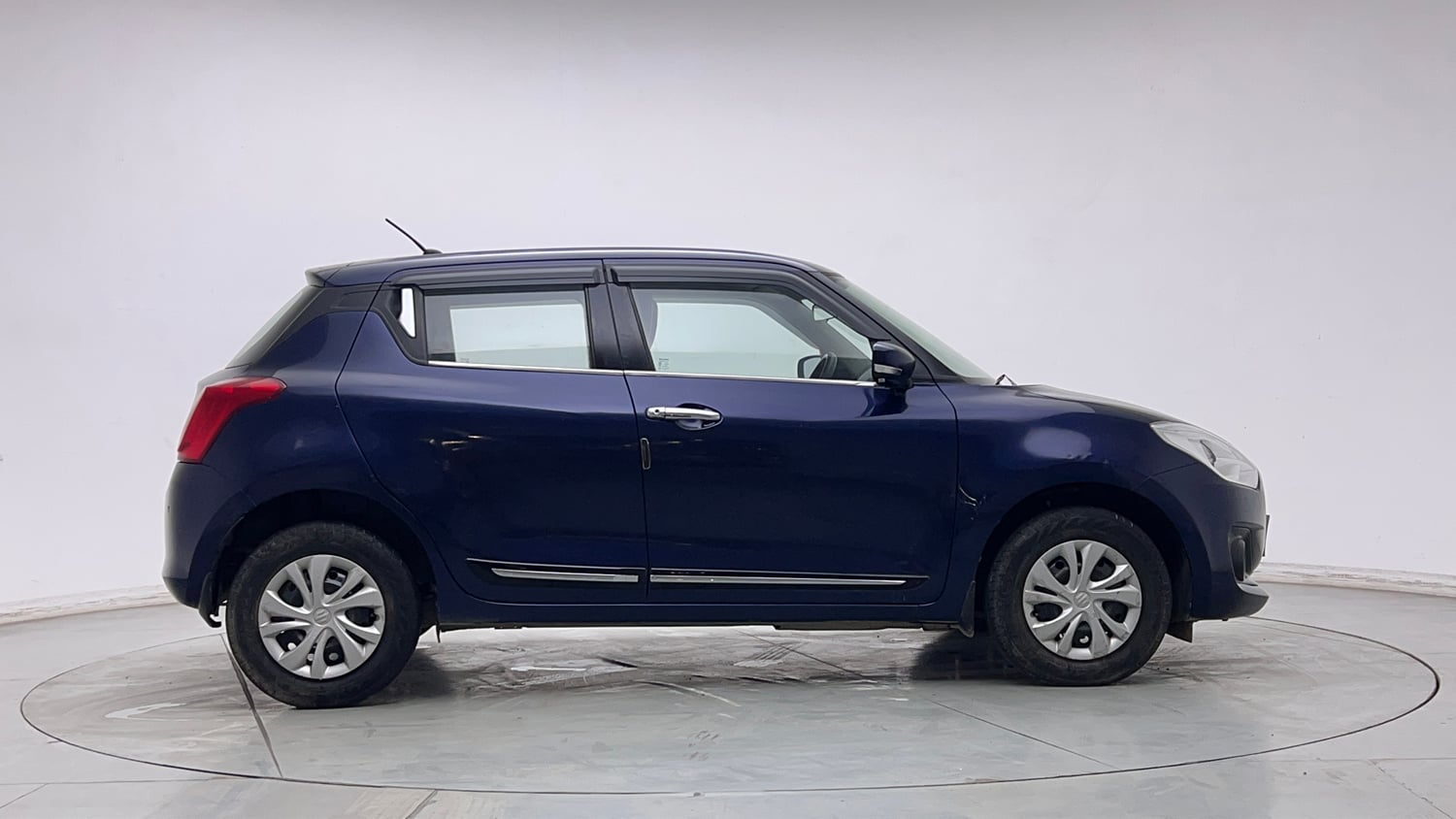 Used 2023 Maruti Suzuki Swift VXi Petrol Manual exterior RIGHT SIDE VIEW
