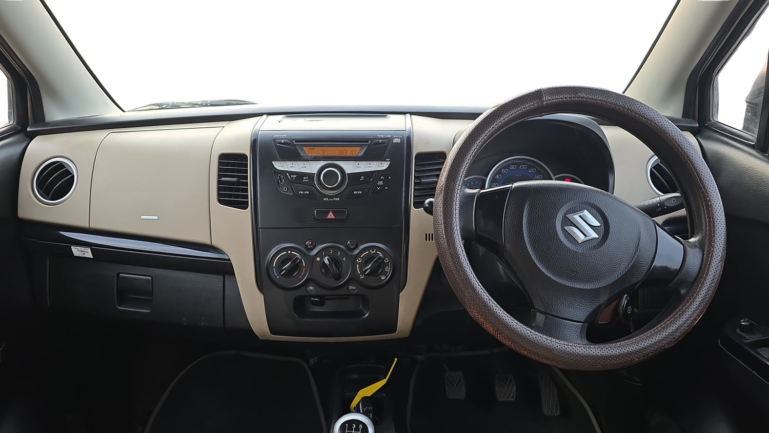 Used 2017 Maruti Suzuki Wagon R VXI Petrol Manual interior DASHBOARD VIEW