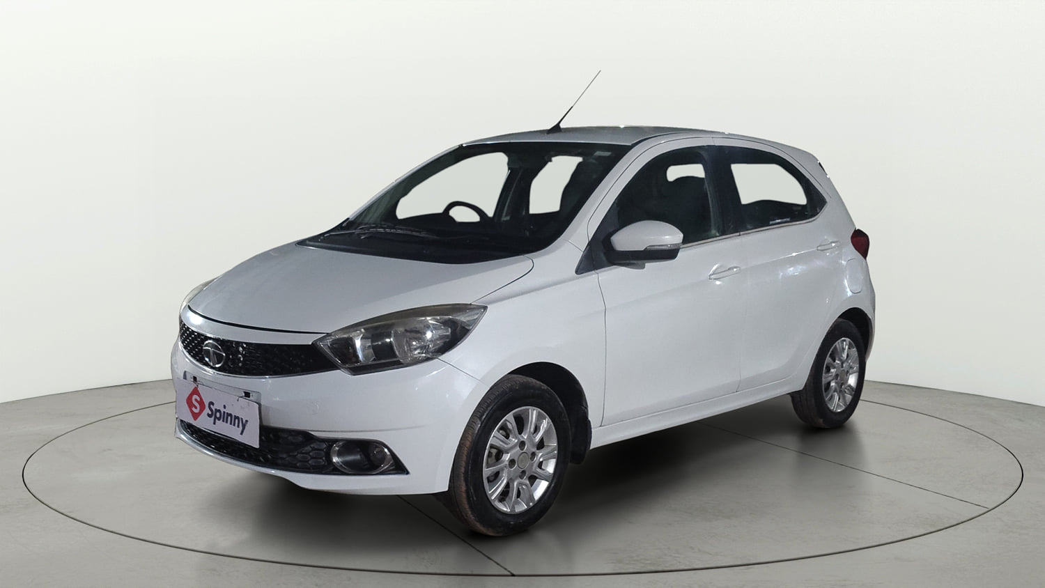 Used 2018 Tata Tiago Revotorq XZ Diesel Manual exterior LEFT FRONT CORNER VIEW