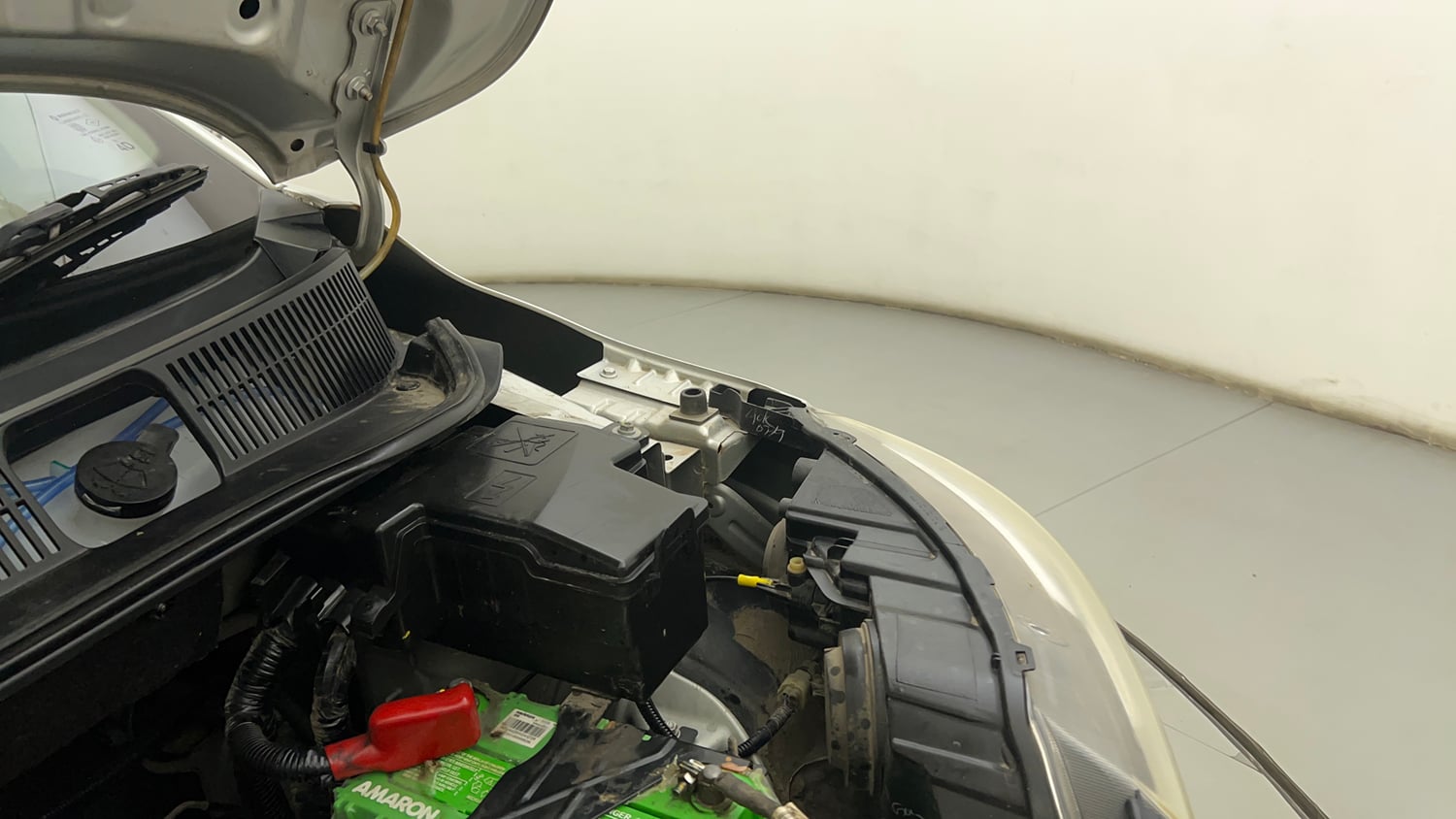 Used 2019 Renault Triber RXZ Petrol Manual engine ENGINE LEFT SIDE HINGE & APRON VIEW
