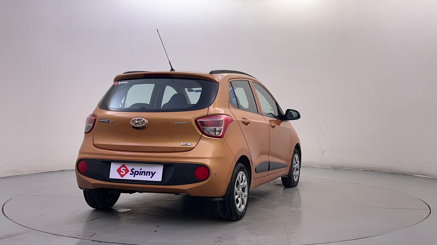 Used 2017 Hyundai Grand i10 Sportz (O) 1.2 Kappa VTVT Petrol Manual exterior RIGHT REAR CORNER VIEW