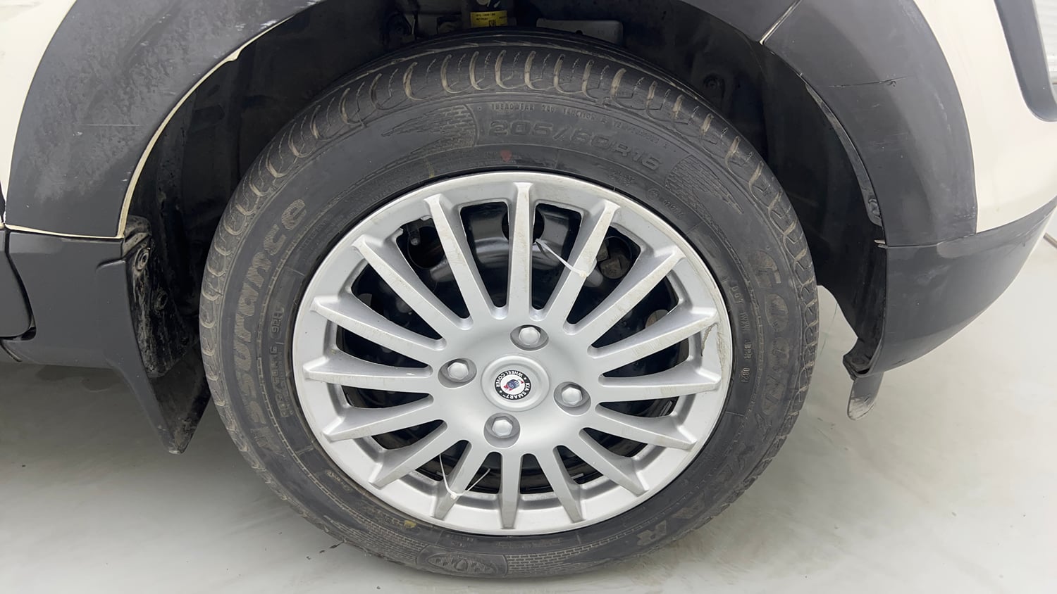 Used 2021 Ford EcoSport Trend 1.5L Ti-VCT Petrol Manual tyres RIGHT FRONT TYRE RIM VIEW