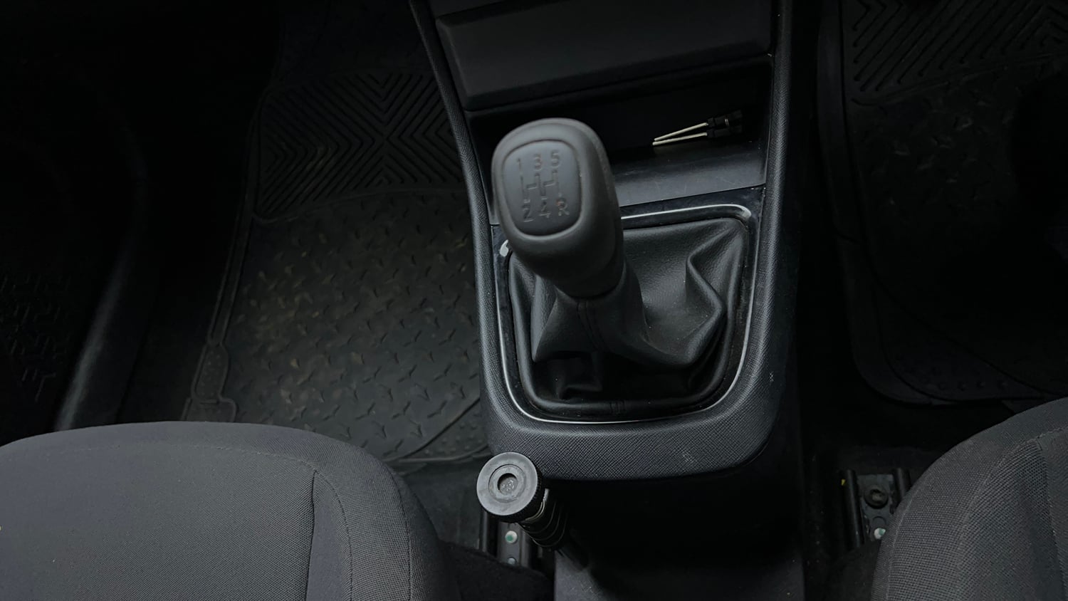 Used 2024 Tata Punch Pure MT Petrol Manual interior GEAR  KNOB VIEW