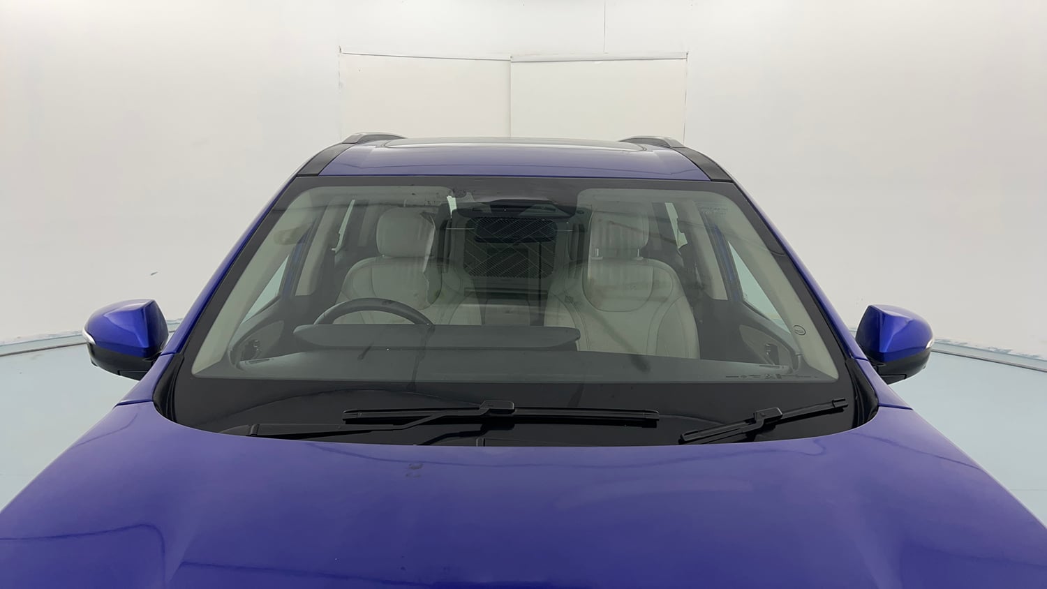 Used 2021 Mahindra XUV700 AX 7 Petrol AT Luxury Pack 7 STR Petrol Automatic exterior FRONT WINDSHIELD VIEW