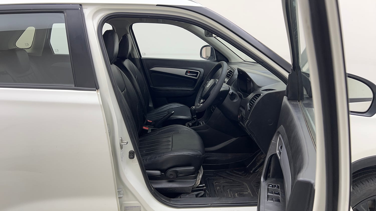 Used 2022 maruti-suzuki Vitara Brezza ZXi Petrol Manual interior RIGHT SIDE FRONT DOOR CABIN VIEW