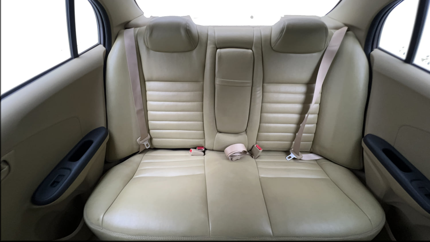 Used 2016 Honda Amaze 1.2 S i-VTEC Petrol Manual interior REAR SEAT CONDITION VIEW