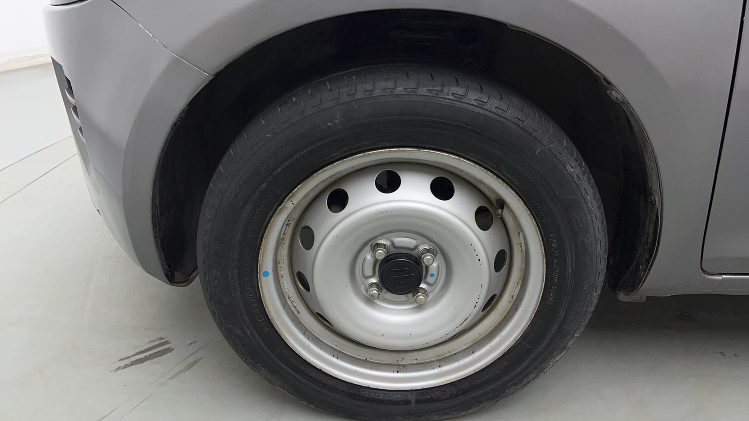 Used 2022 Maruti Suzuki Ignis Sigma 1.2 MT Petrol Manual tyres LEFT FRONT TYRE RIM VIEW