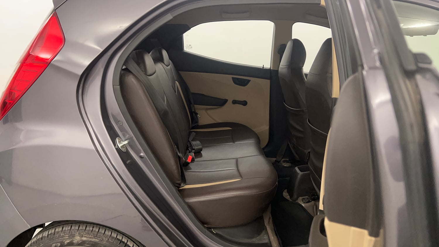Used 2017 Hyundai Eon Magna Petrol Manual interior RIGHT SIDE REAR DOOR CABIN VIEW