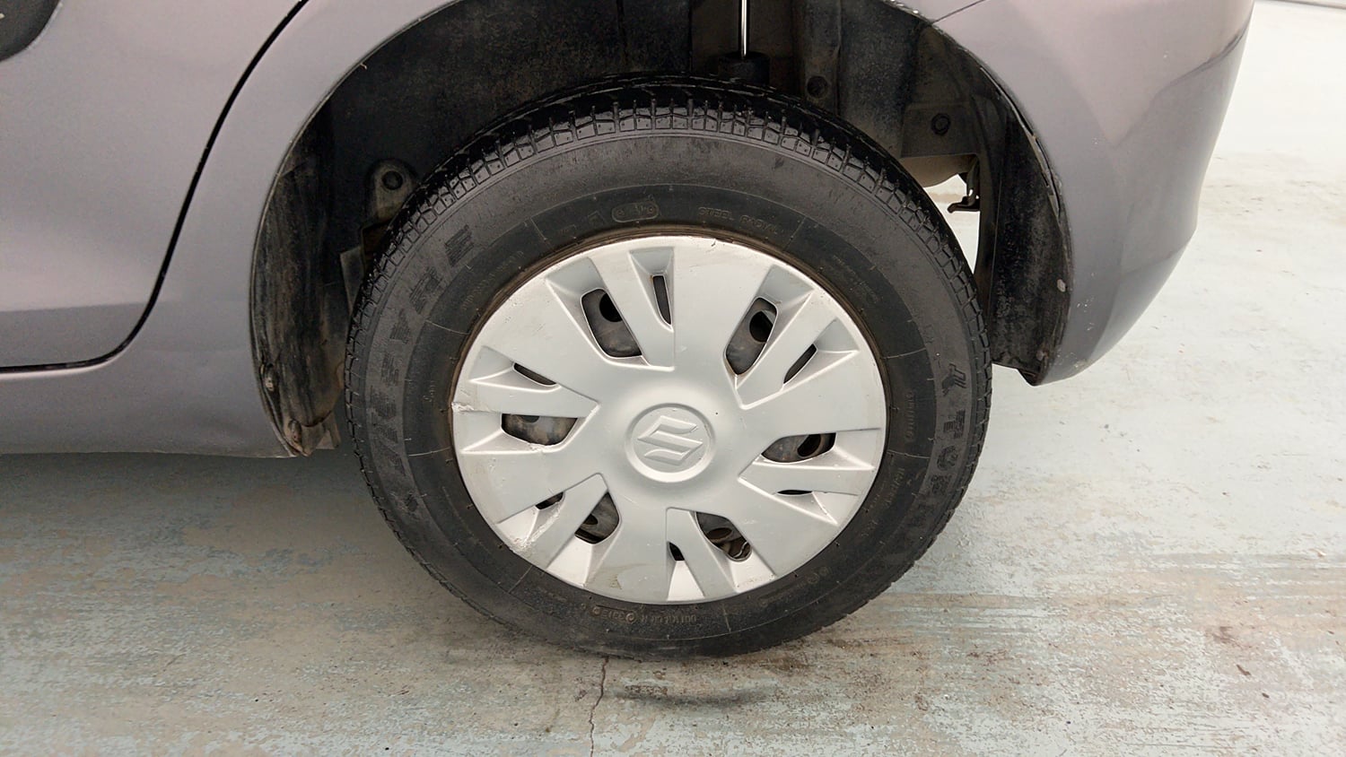 Used 2013 Maruti Suzuki Swift VXi Petrol Manual tyres LEFT REAR TYRE RIM VIEW