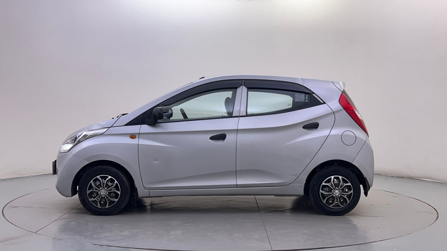 Used 2014 Hyundai Eon Era + Petrol Manual exterior LEFT SIDE VIEW