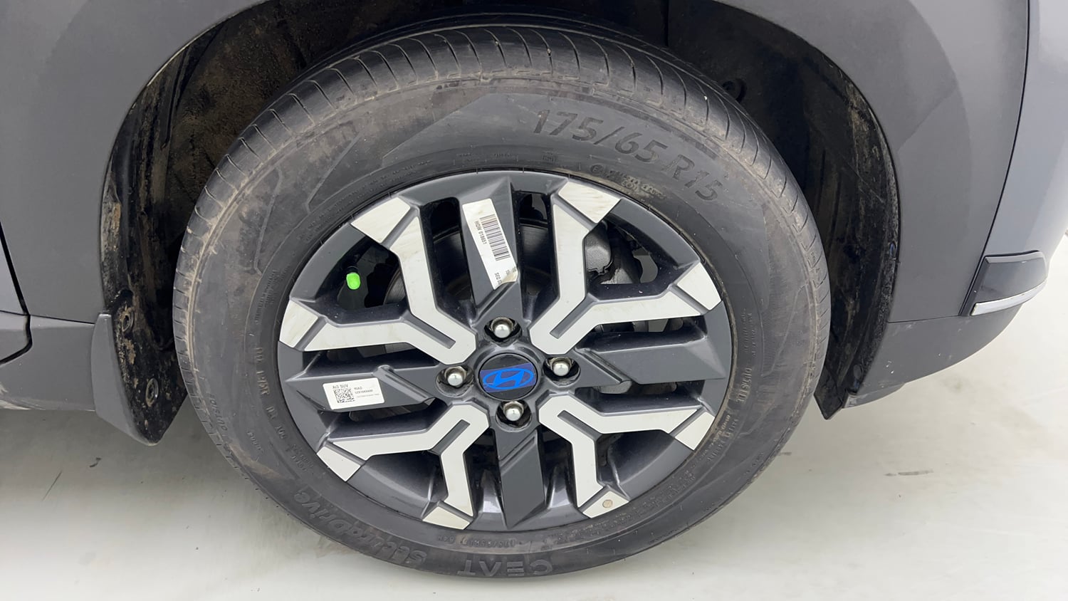Used 2023 Hyundai Exter SX (O) 1.2 MT Petrol Manual tyres RIGHT FRONT TYRE RIM VIEW