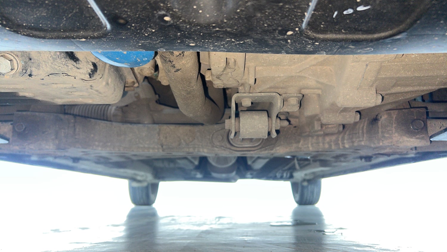 Used 2021 Hyundai New i20 Asta (O) 1.0 Turbo DCT Petrol Automatic extra FRONT LEFT UNDERBODY VIEW