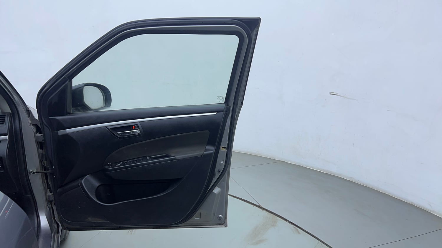 Used 2014 Maruti Suzuki Swift VXi Petrol Manual interior RIGHT FRONT DOOR OPEN VIEW