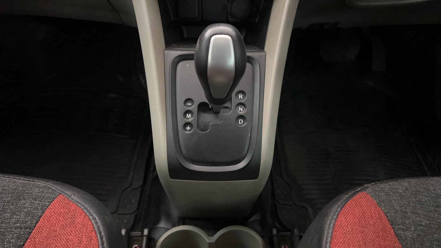 Used 2016 Maruti Suzuki Celerio ZXi AMT Petrol Automatic interior GEAR  KNOB VIEW