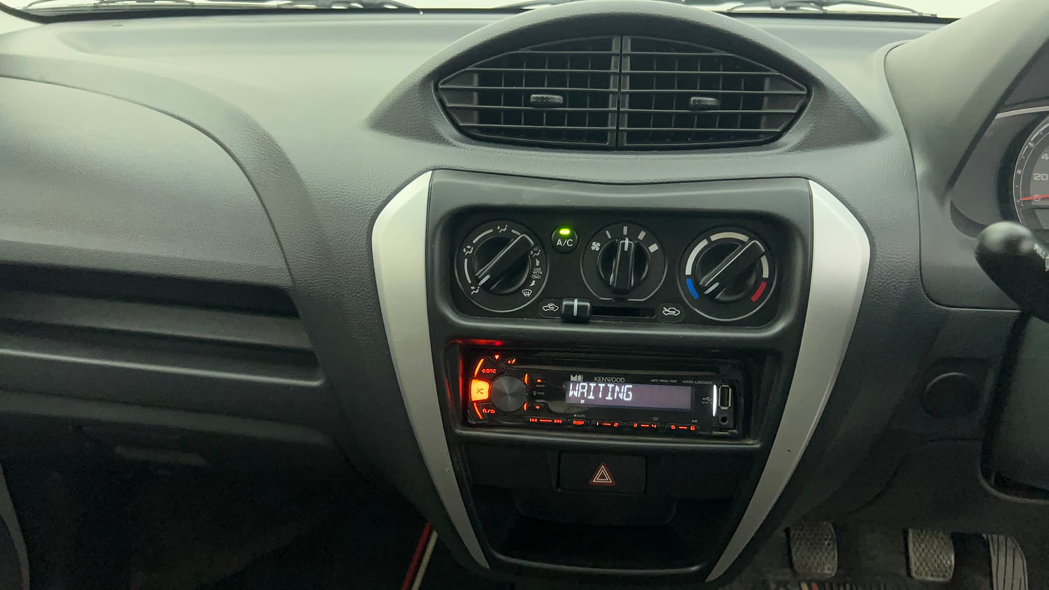 Used 2017 Maruti Suzuki Alto 800 LXi Petrol Manual interior MUSIC SYSTEM & AC CONTROL VIEW
