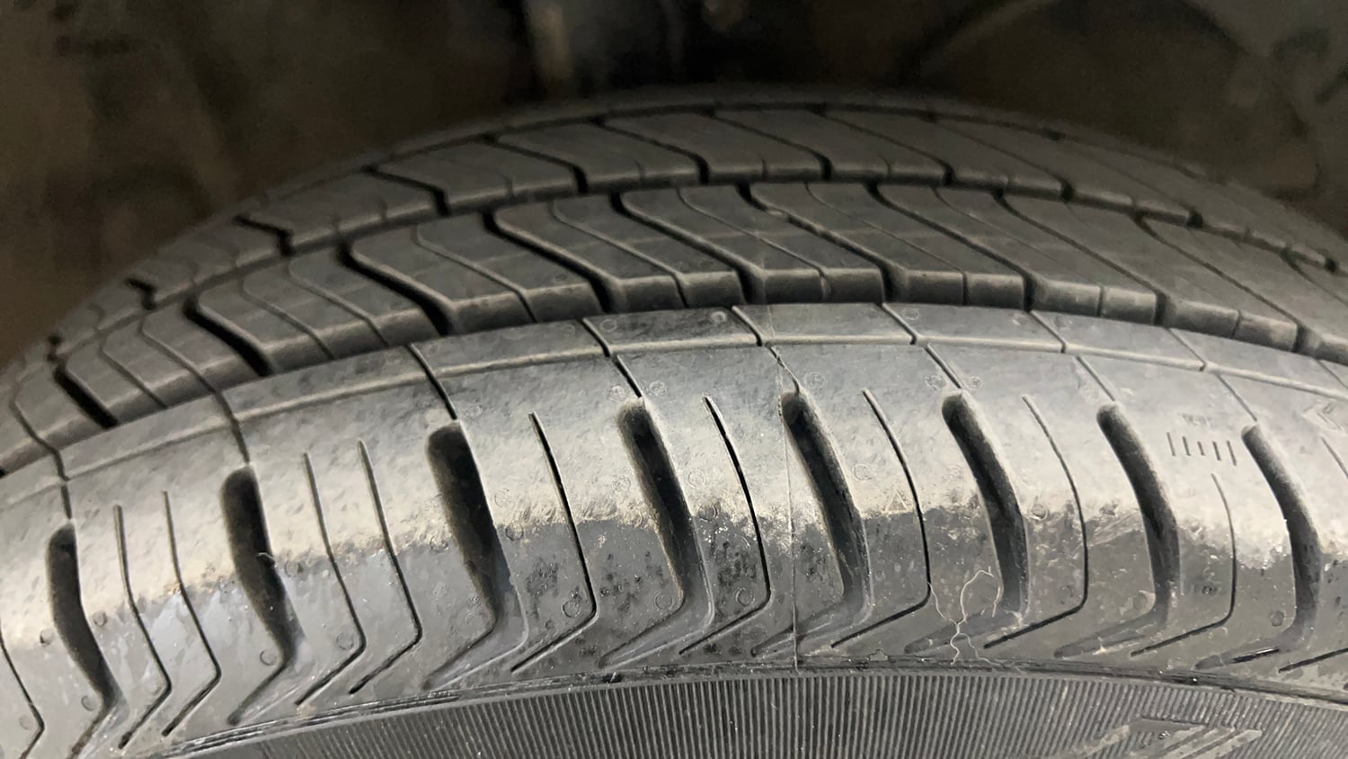 Used 2017 Maruti Suzuki Baleno Delta 1.2 Petrol Manual tyres RIGHT FRONT TYRE TREAD VIEW
