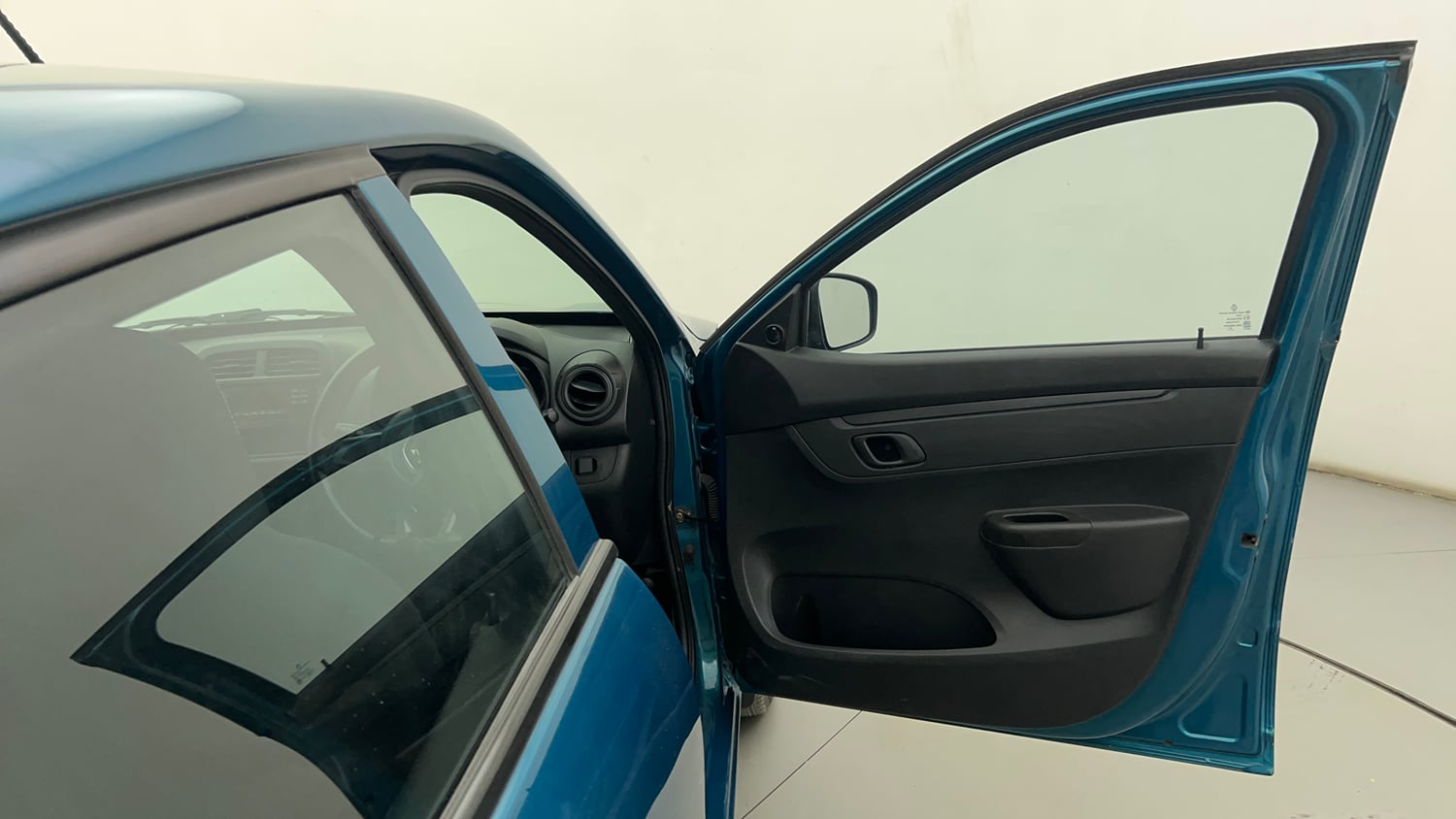 Used 2021 Renault Kwid RXL Petrol Manual interior RIGHT FRONT DOOR OPEN VIEW