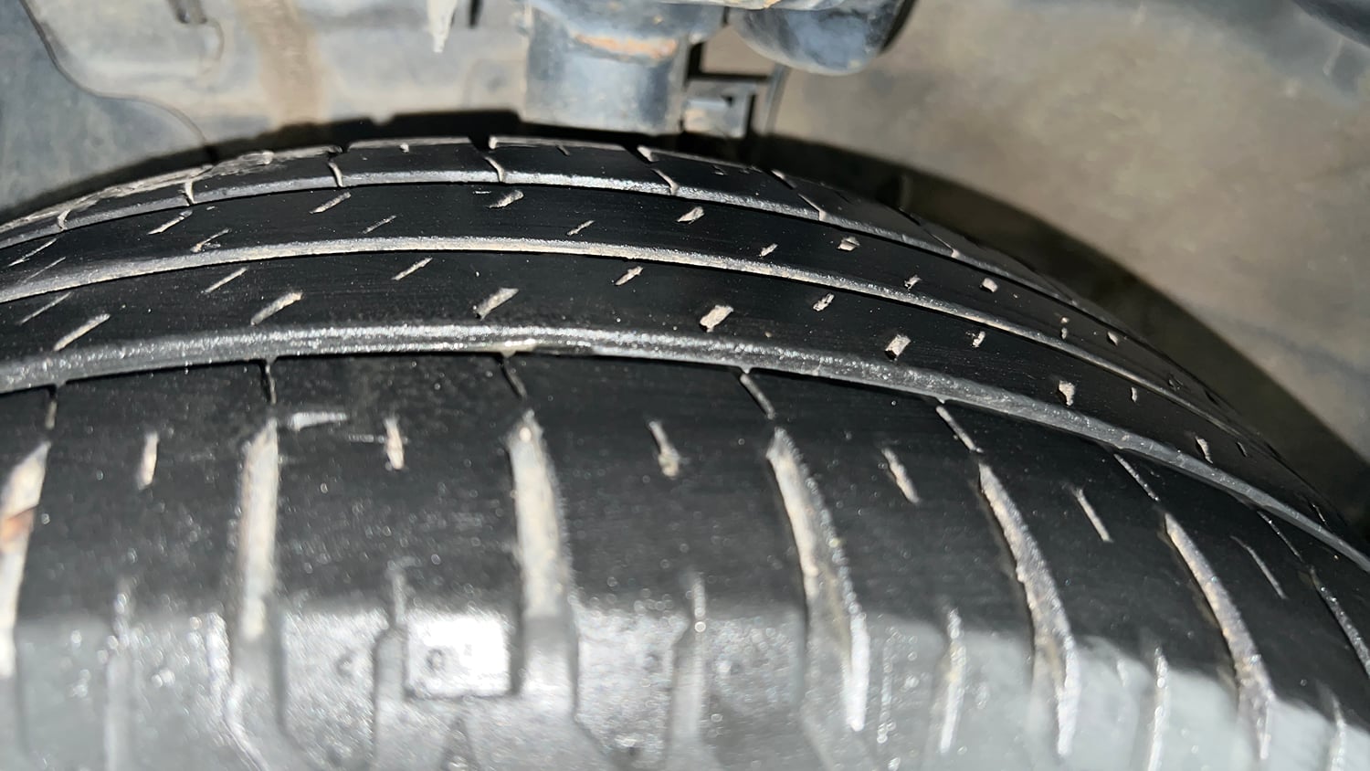 Used 2022 Hyundai Verna SX 1.5 MPi Petrol Manual tyres LEFT FRONT TYRE TREAD VIEW