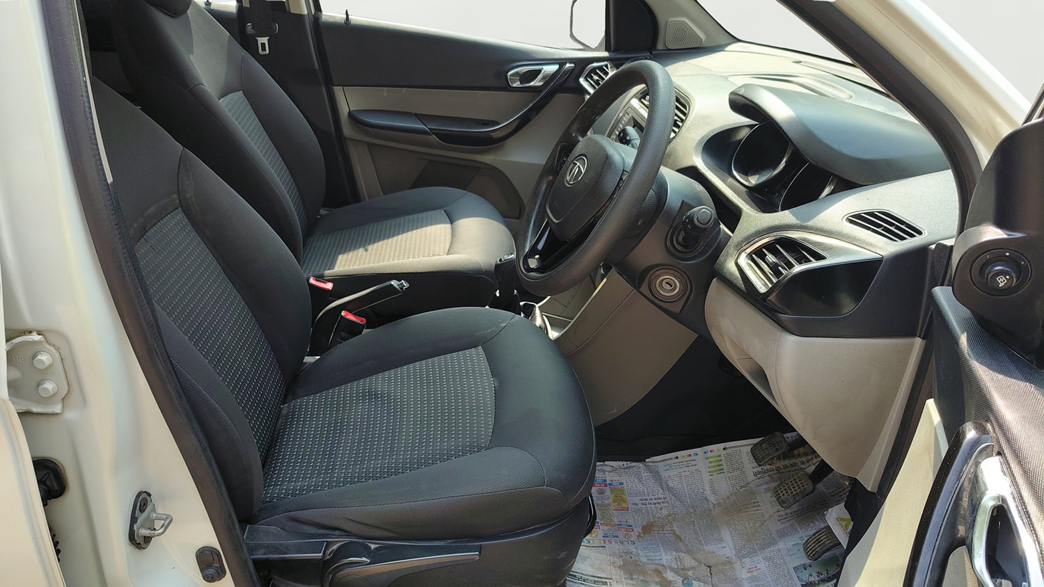 Used 2018 Tata Tiago Revotorq XZ Diesel Manual interior RIGHT SIDE FRONT DOOR CABIN VIEW