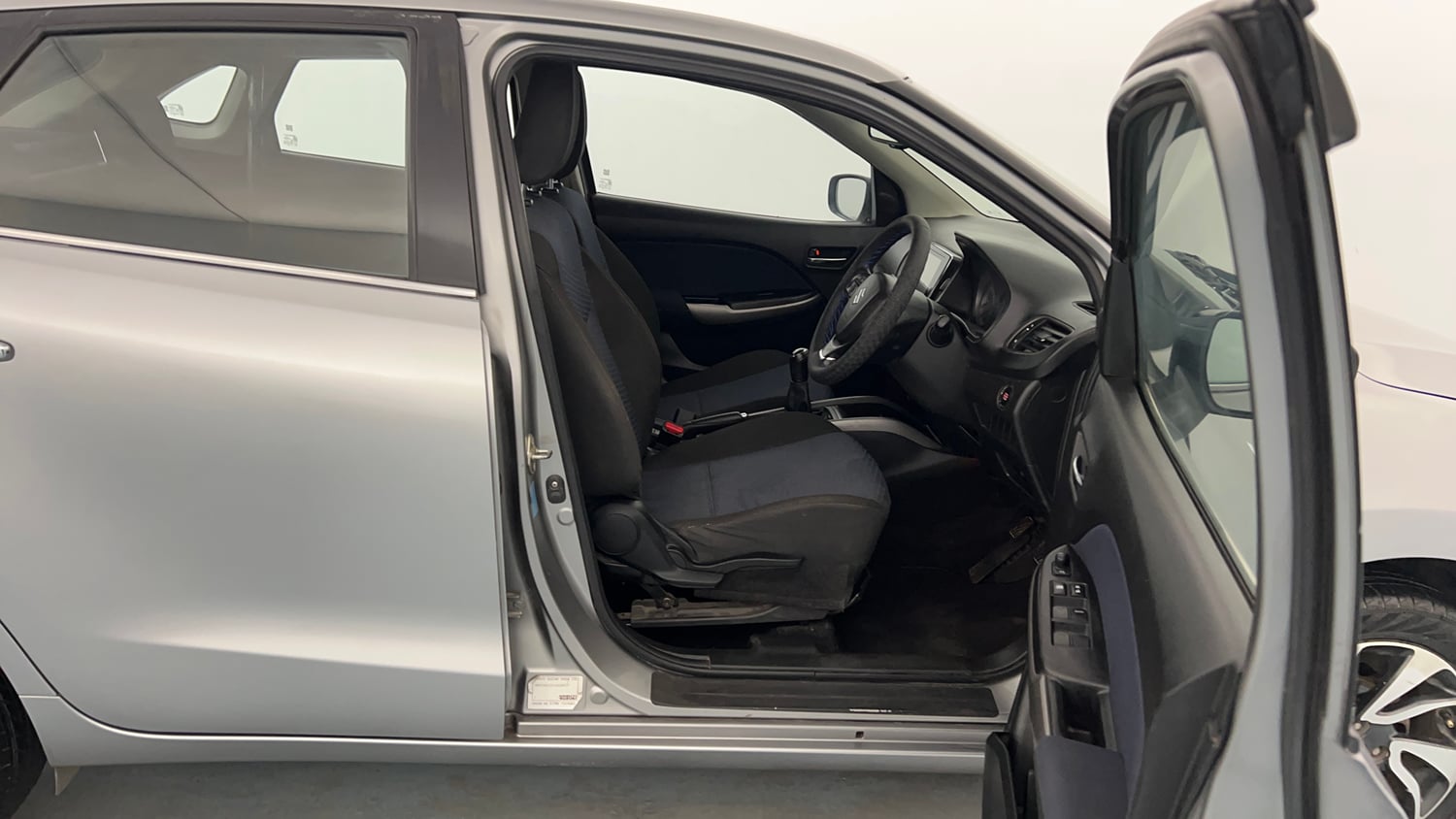 Used 2020 Maruti Suzuki Baleno Zeta Petrol Manual interior RIGHT SIDE FRONT DOOR CABIN VIEW