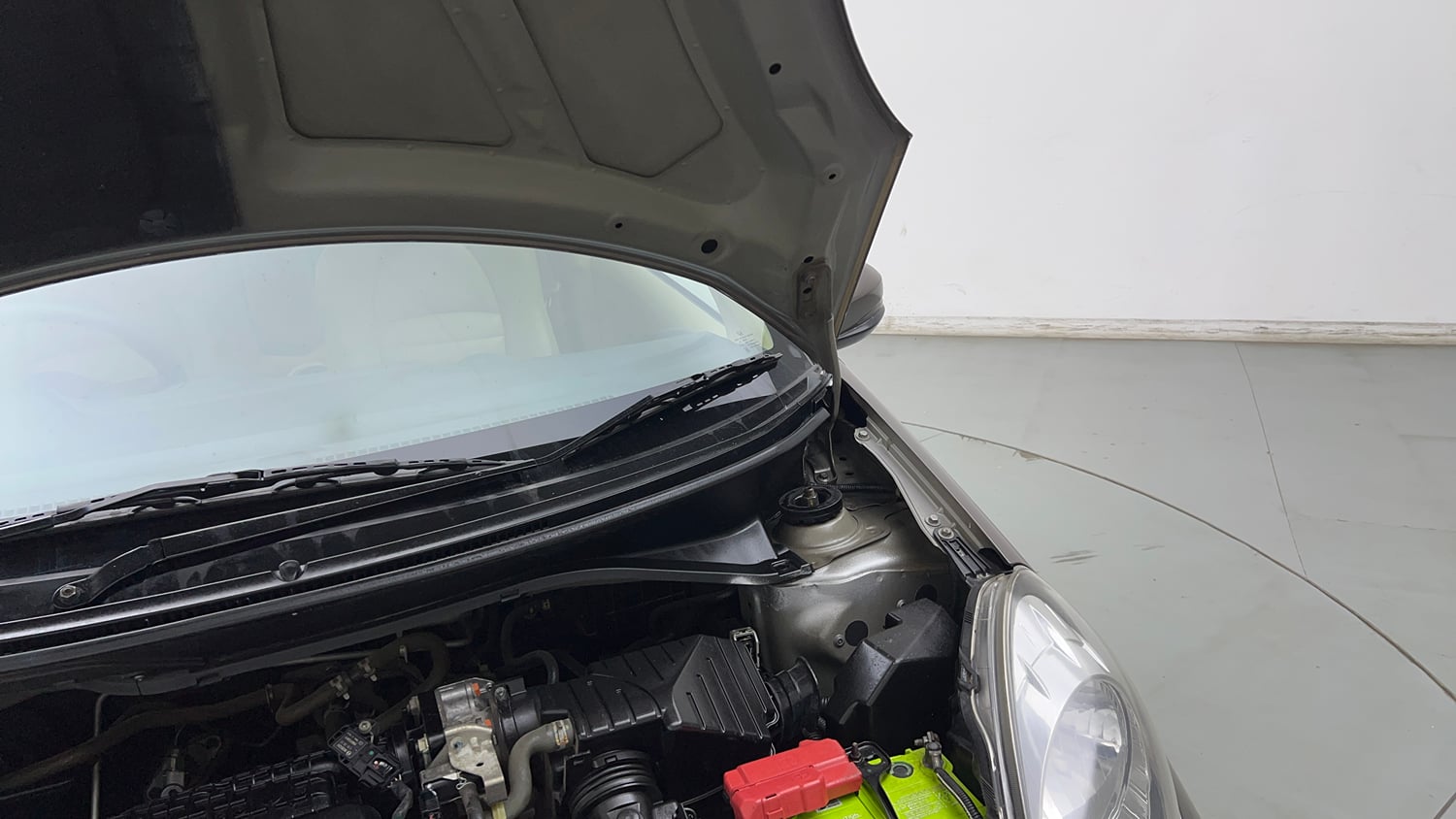 Used 2016 Honda Amaze 1.2 S i-VTEC Petrol Manual engine ENGINE LEFT SIDE HINGE & APRON VIEW