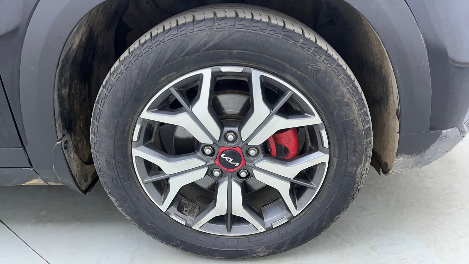 Used 2021 Kia Seltos GTX Plus 1.4 Petrol Manual tyres RIGHT FRONT TYRE RIM VIEW