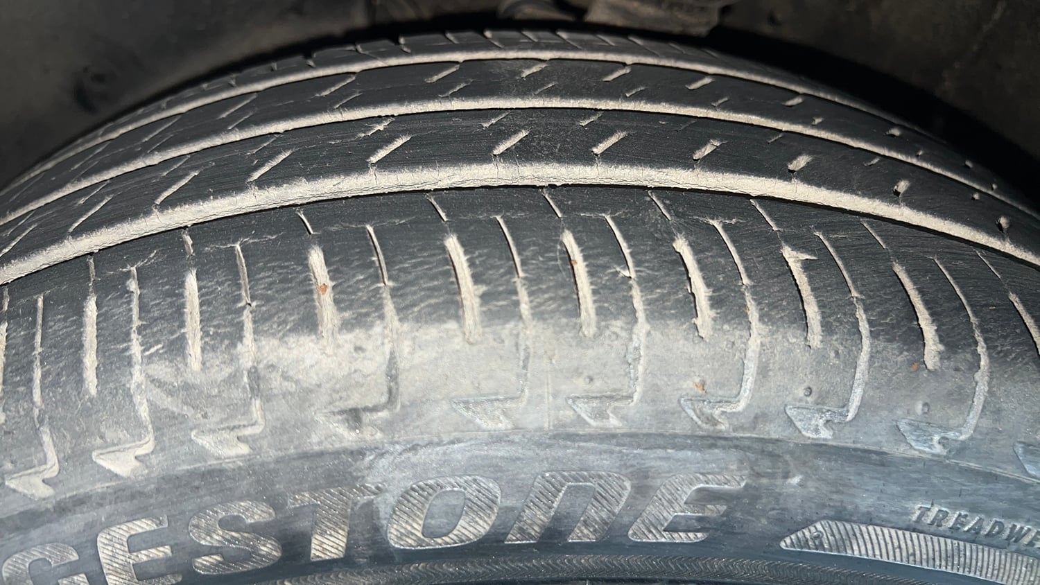 Used 2020 Maruti Suzuki Ignis Alpha 1.2 AMT Petrol Automatic tyres LEFT FRONT TYRE TREAD VIEW