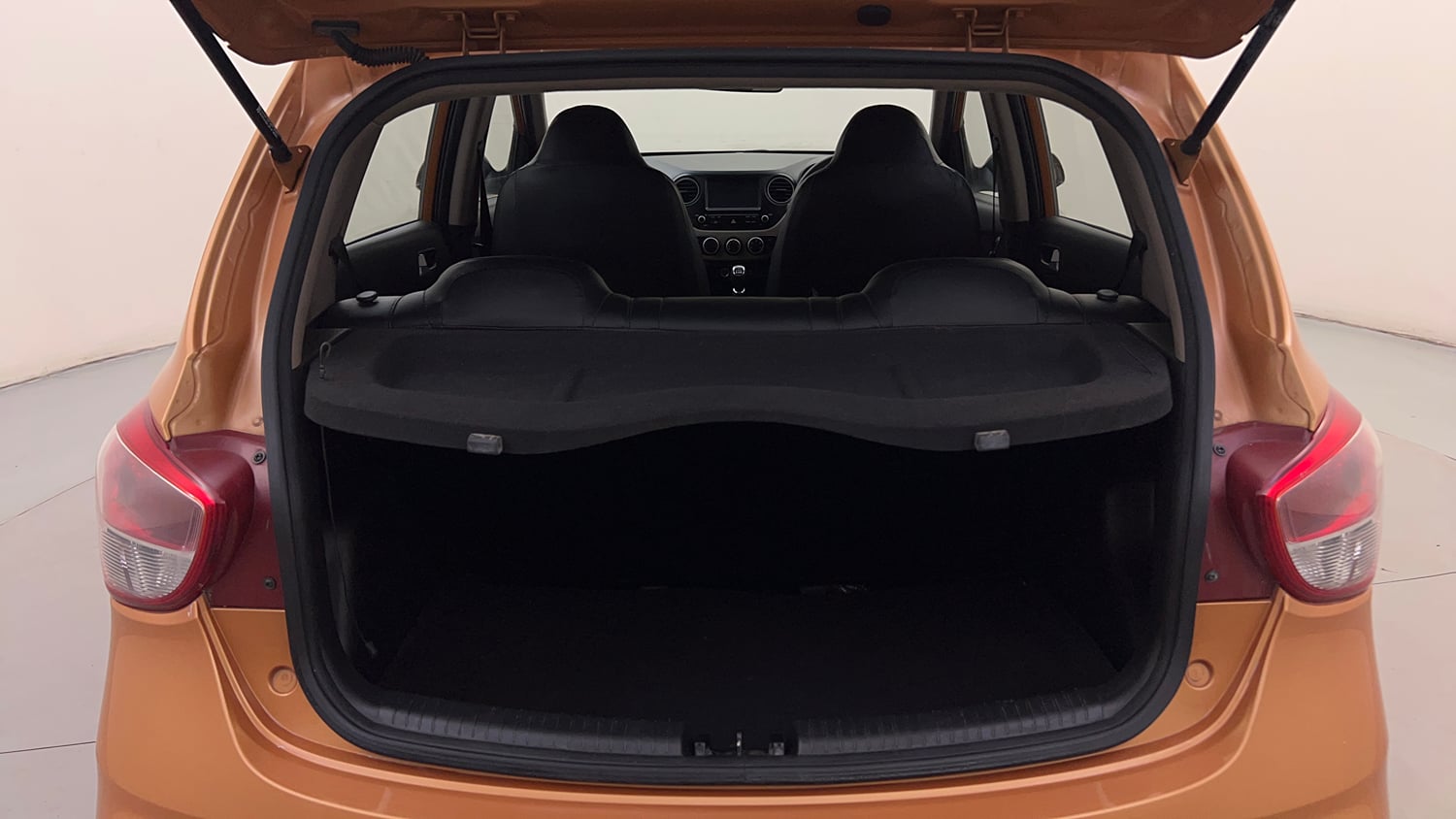 Used 2017 Hyundai Grand i10 Sportz (O) 1.2 Kappa VTVT Petrol Manual interior DICKY INSIDE VIEW