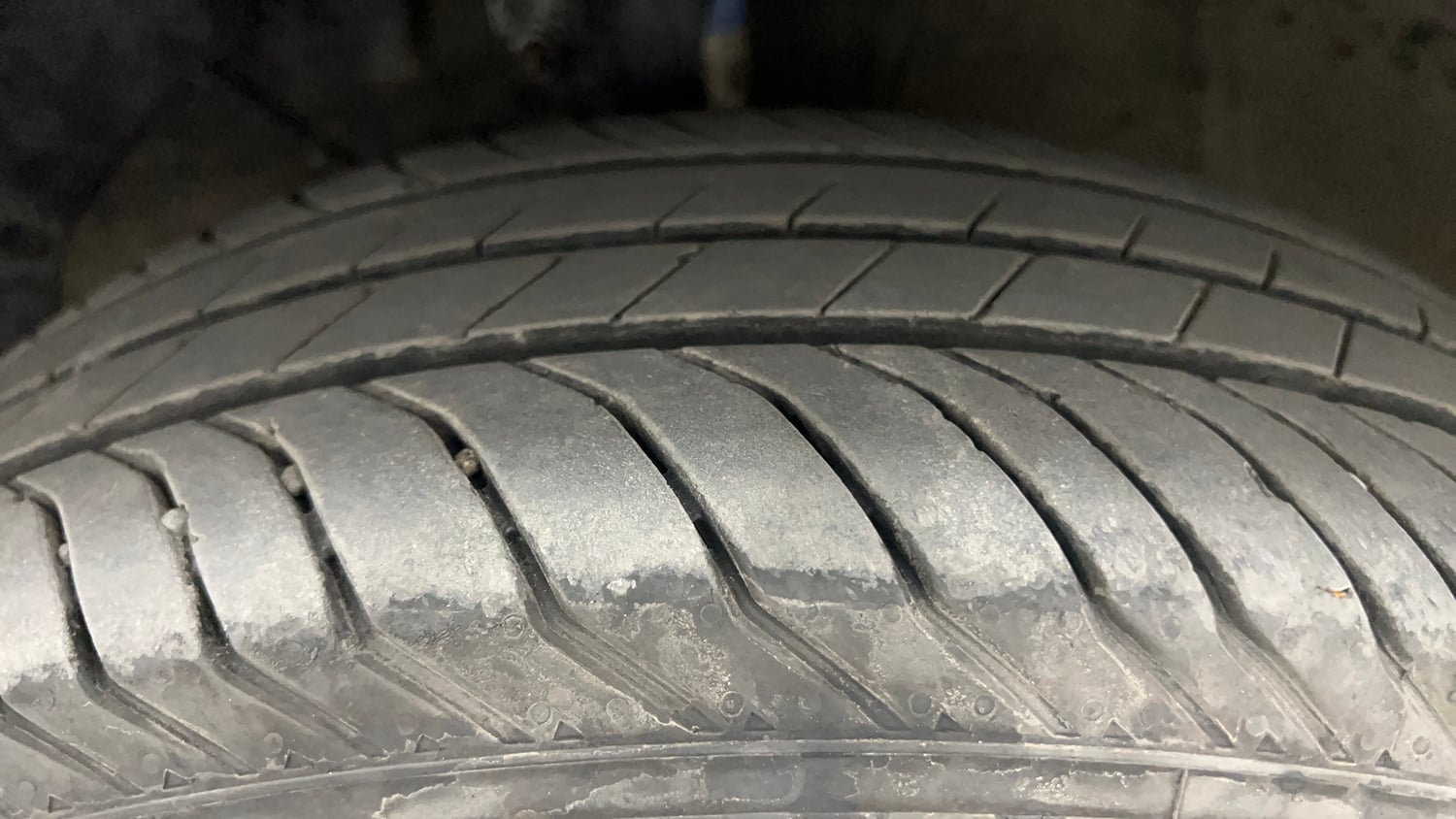 Used 2017 Maruti Suzuki Baleno Delta 1.2 Petrol Manual tyres LEFT FRONT TYRE TREAD VIEW