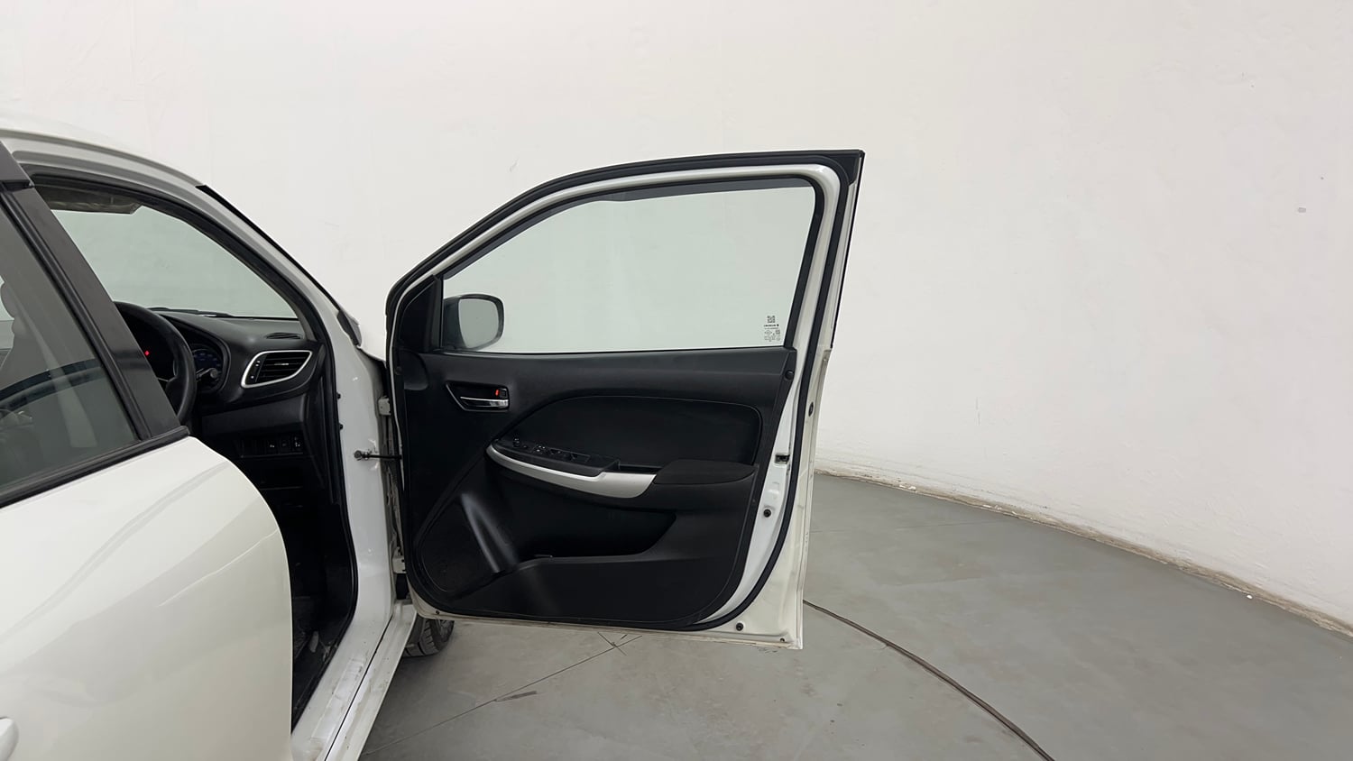 Used 2017 Maruti Suzuki Baleno Delta 1.2 Petrol Manual interior RIGHT FRONT DOOR OPEN VIEW