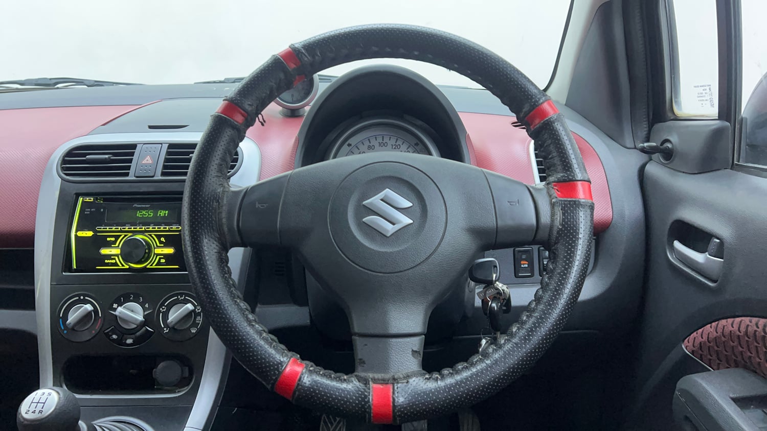 Used 2014 Maruti Suzuki Ritz Vxi BS-IV Petrol Manual interior STEERING VIEW