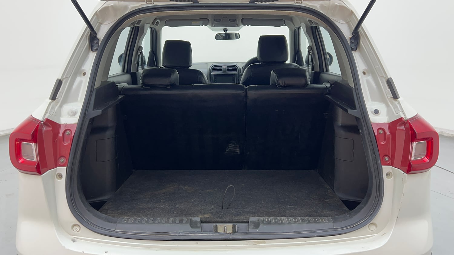 Used 2022 maruti-suzuki Vitara Brezza ZXi Petrol Manual interior DICKY INSIDE VIEW