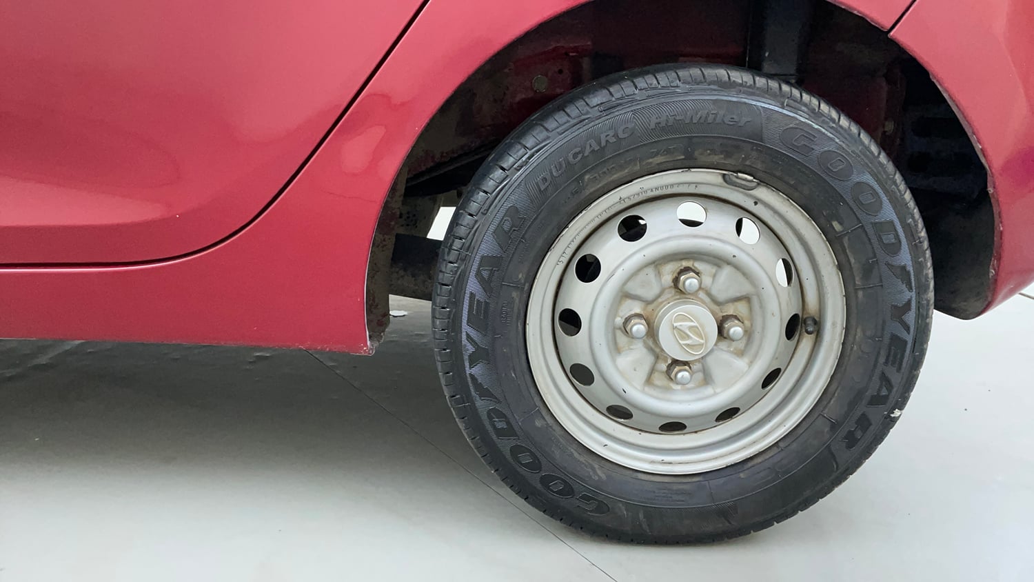 Used 2016 Hyundai Eon D-Lite + Petrol Manual tyres LEFT REAR TYRE RIM VIEW