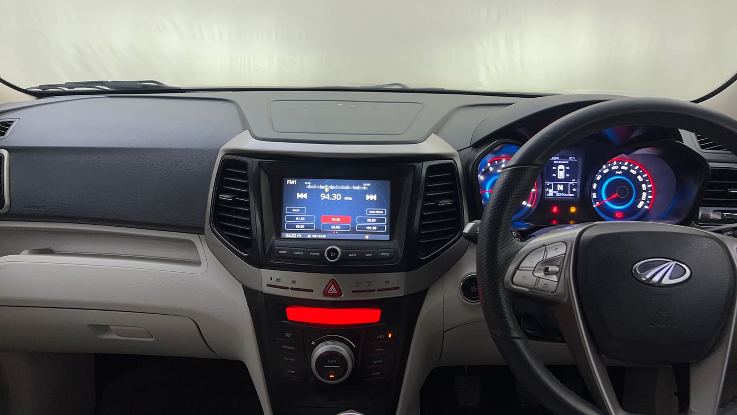 Used 2022 Mahindra XUV 300 W8 (O) 1.2 Petrol Petrol Manual interior MUSIC SYSTEM & AC CONTROL VIEW