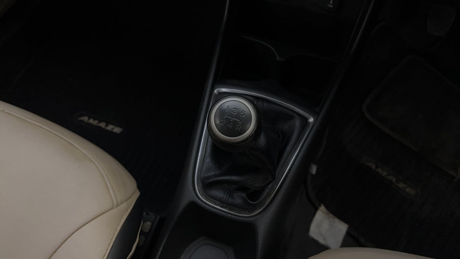 Used 2021 Honda Amaze VX MT 1.5 Diesel Diesel Manual interior GEAR  KNOB VIEW