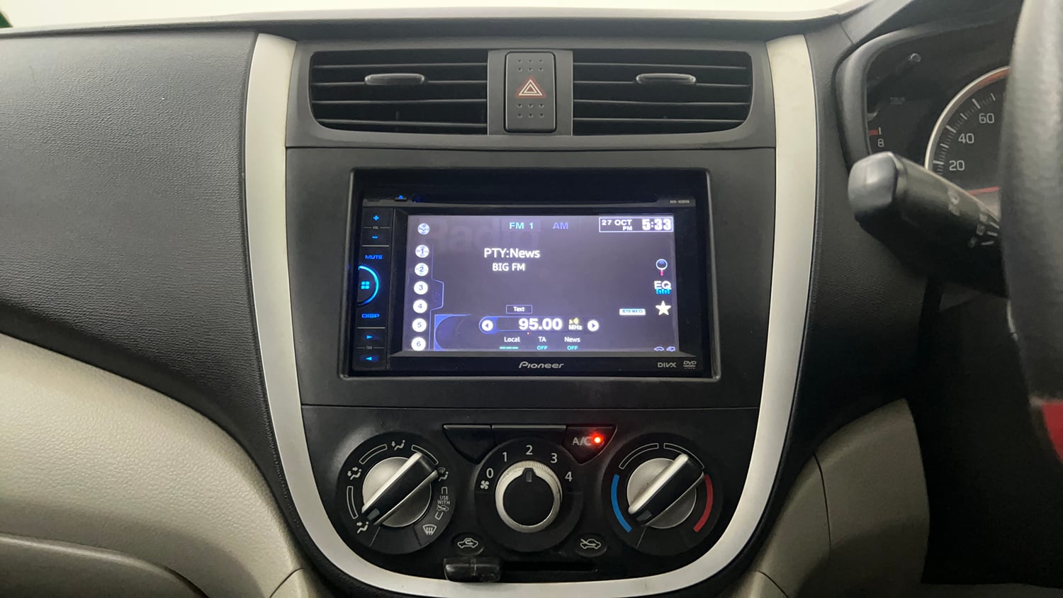 Used 2014 Maruti Suzuki Celerio VXi AMT Petrol Automatic interior MUSIC SYSTEM & AC CONTROL VIEW