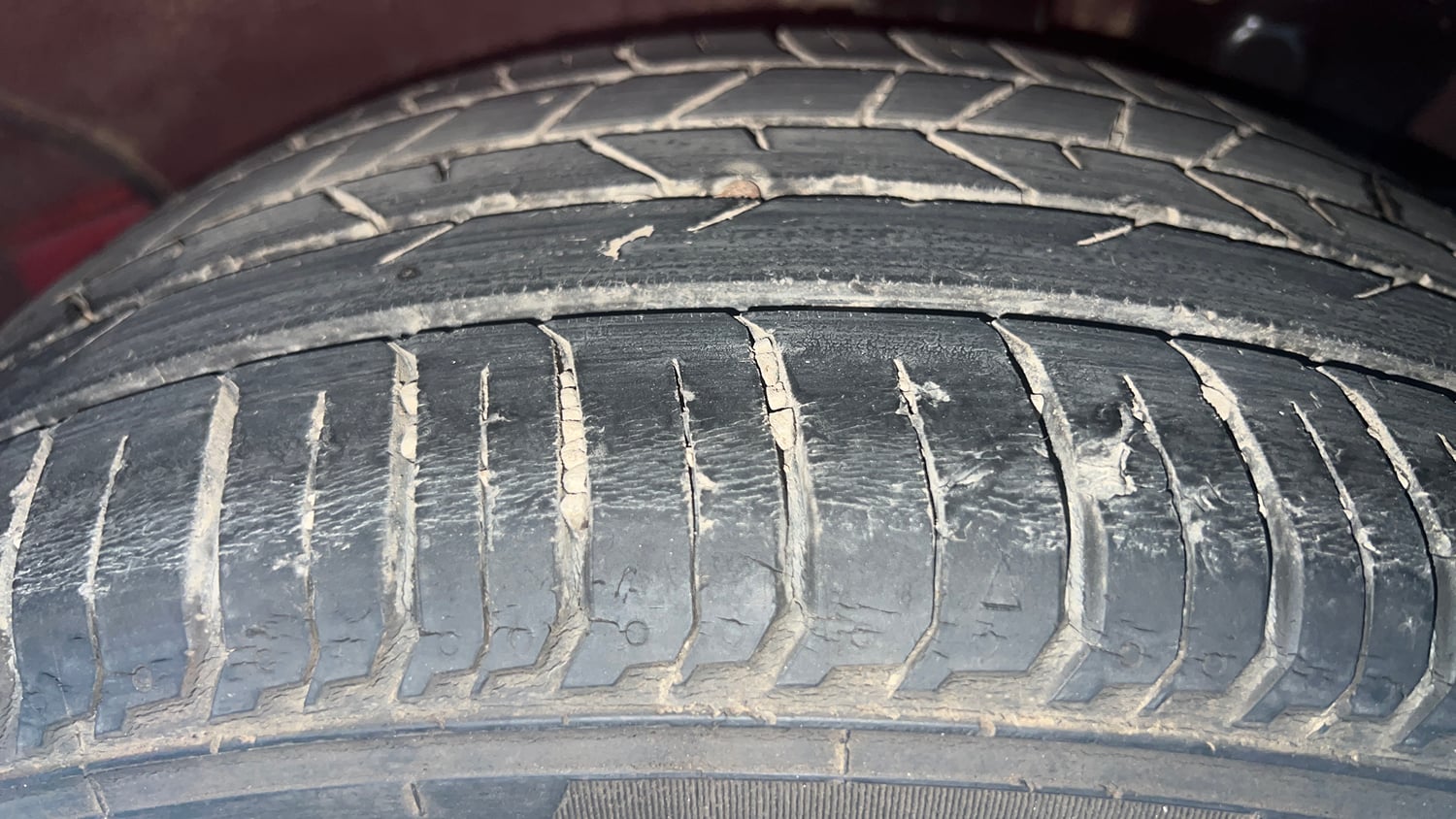 Used 2021 Hyundai i20 Asta 1.2 IVT Petrol Automatic tyres LEFT REAR TYRE TREAD VIEW