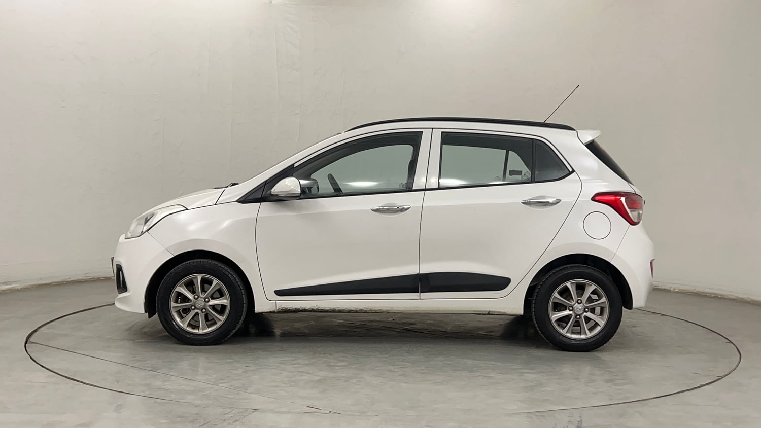 Used 2016 Hyundai Grand i10 Asta 1.2 Kappa VTVT (O) Petrol Manual exterior LEFT SIDE VIEW