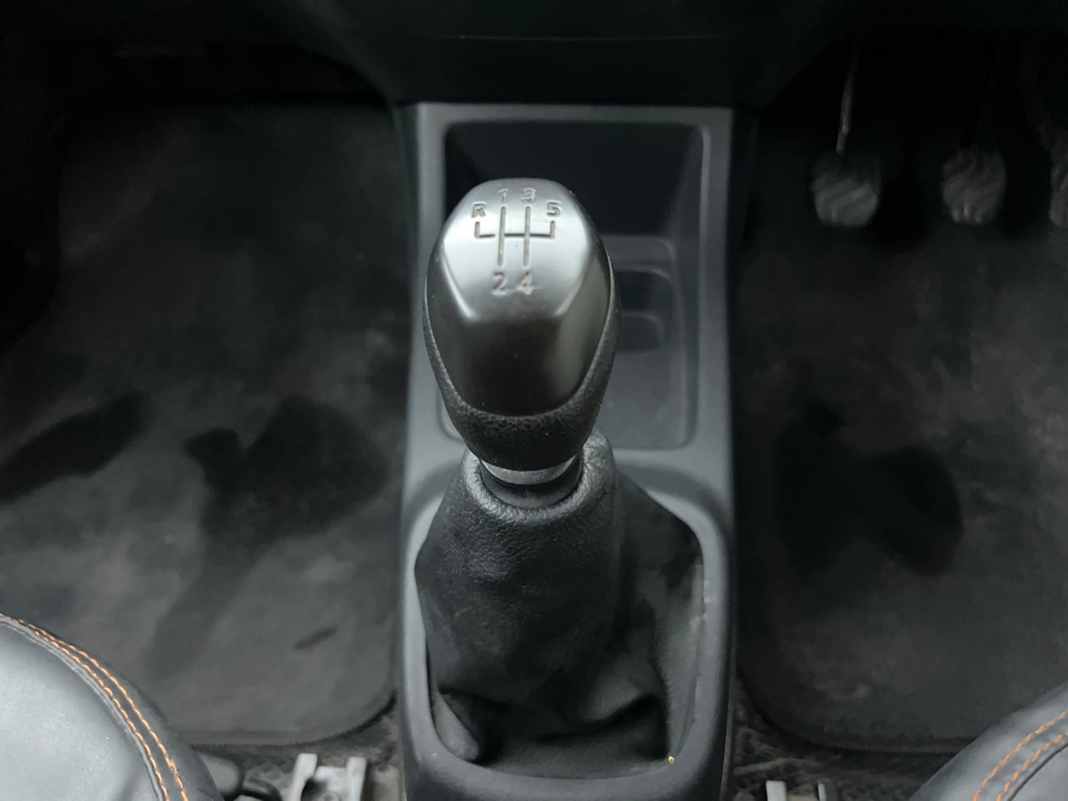 Used 2016 Renault Kwid RXT Petrol Manual interior GEAR  KNOB VIEW