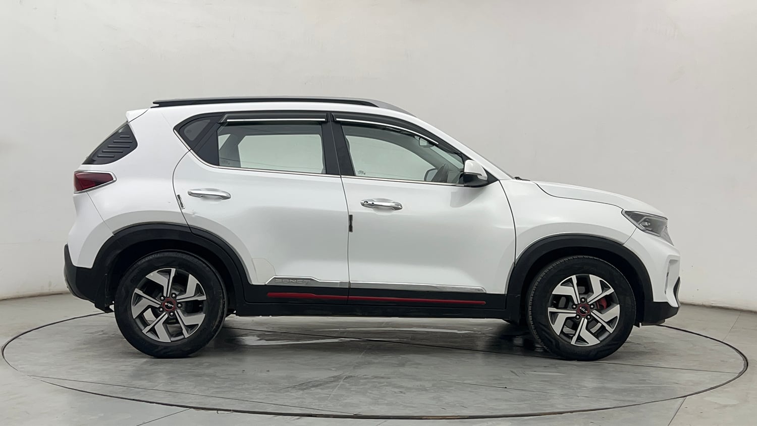 Used 2022 Kia Sonet GTX Plus 1.5 AT Diesel Automatic exterior RIGHT SIDE VIEW
