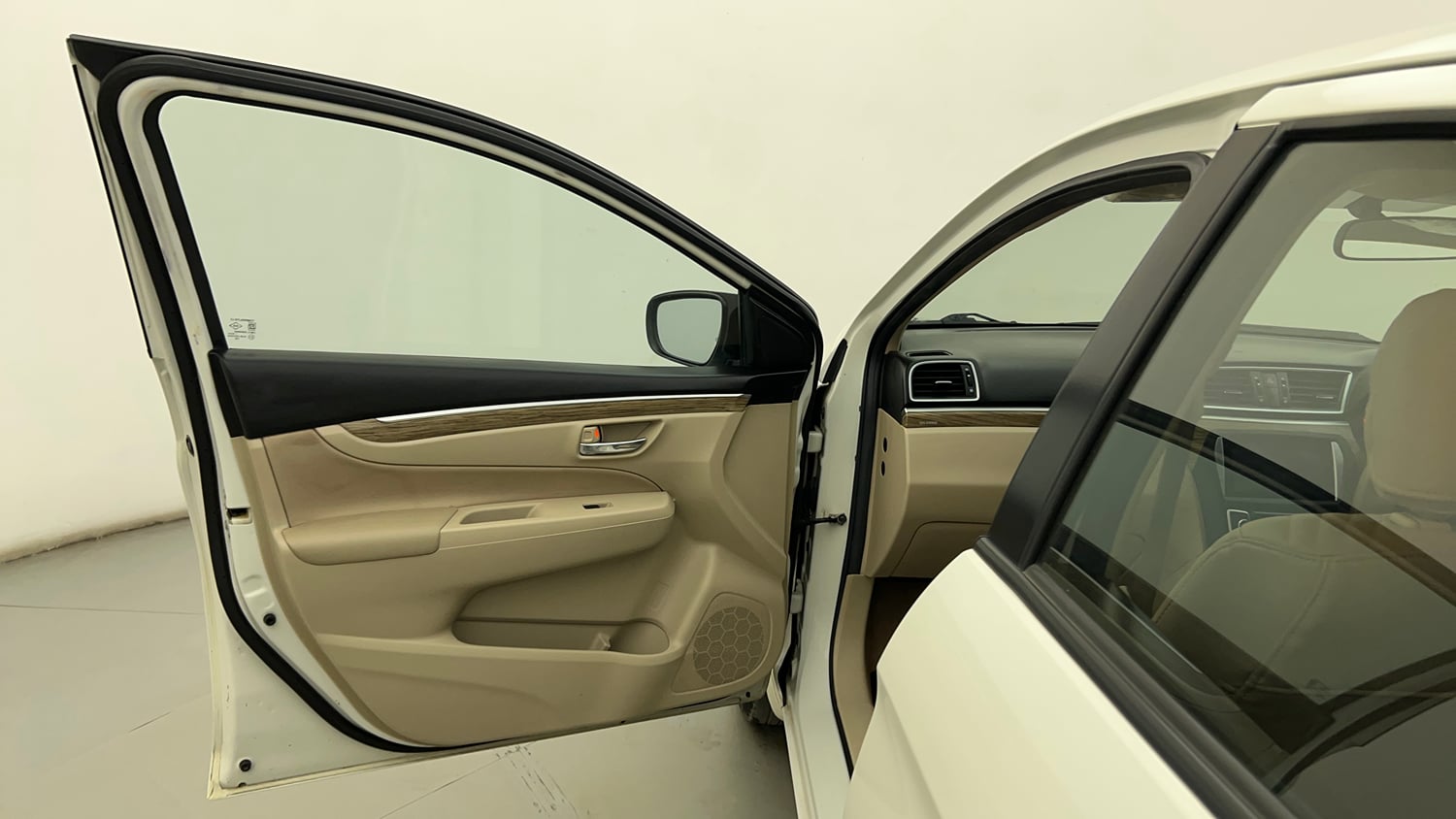 Used 2022 Maruti Suzuki Ciaz Zeta 1.5 Petrol Manual interior LEFT FRONT DOOR OPEN VIEW