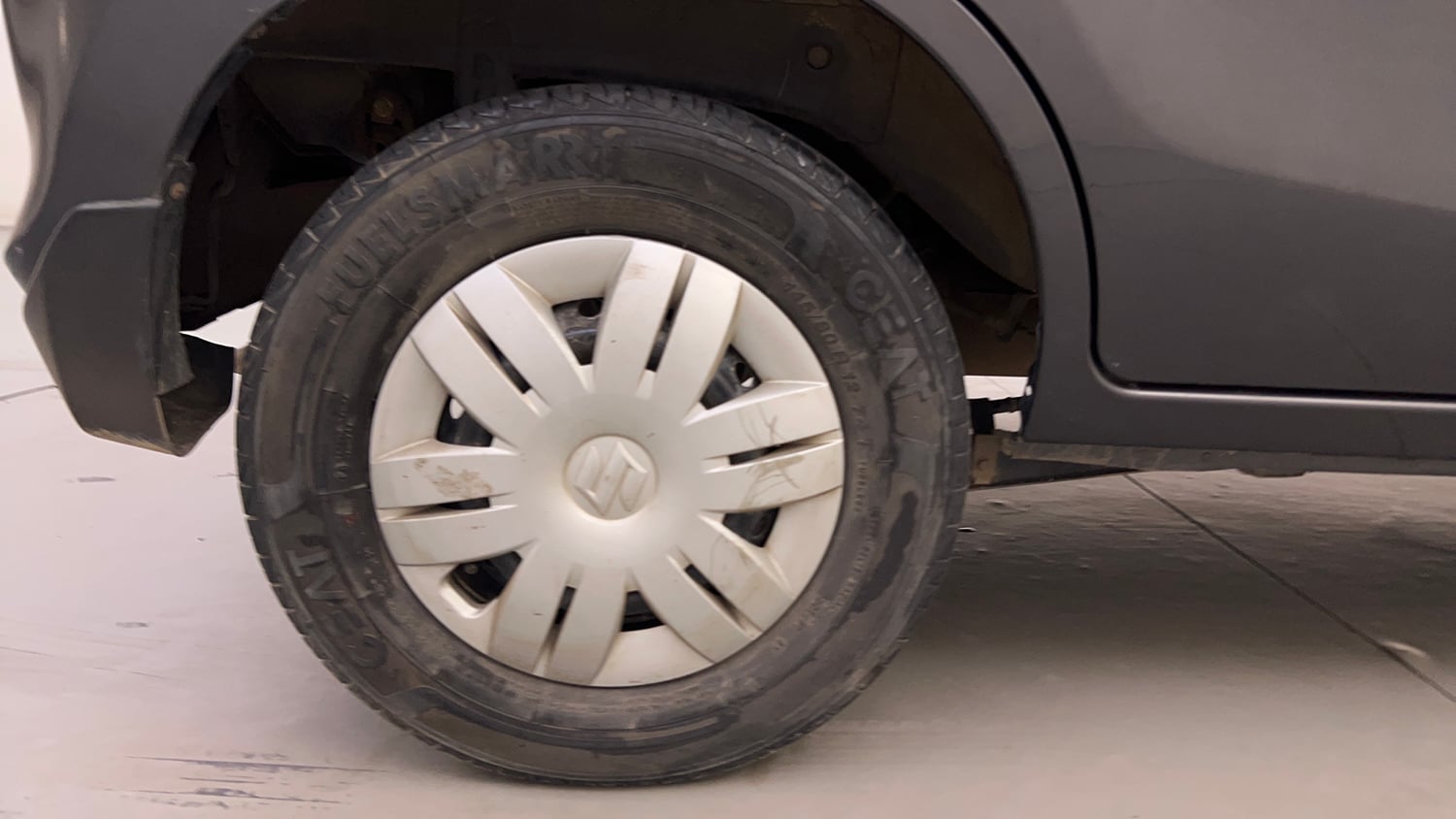 Used 2020 Maruti Suzuki Alto 800 VXi Petrol Manual tyres RIGHT REAR TYRE RIM VIEW
