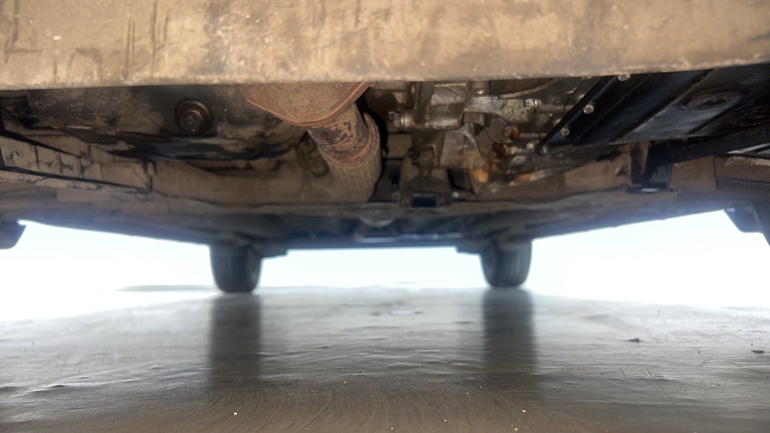 Used 2023 Tata Altroz XZA Plus Petrol Petrol Automatic extra FRONT LEFT UNDERBODY VIEW