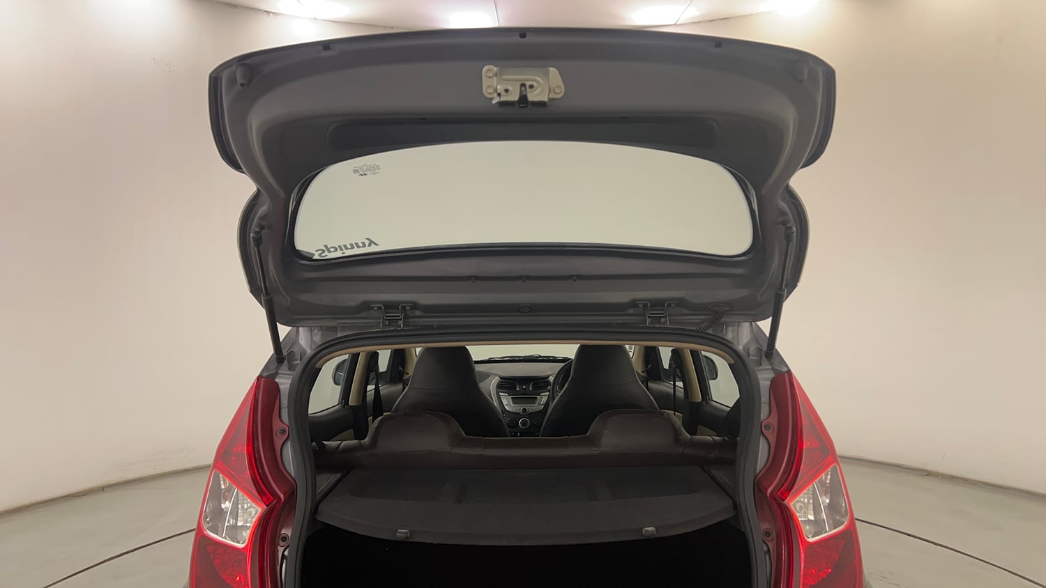 Used 2017 Hyundai Eon Magna Petrol Manual interior DICKY DOOR OPEN VIEW
