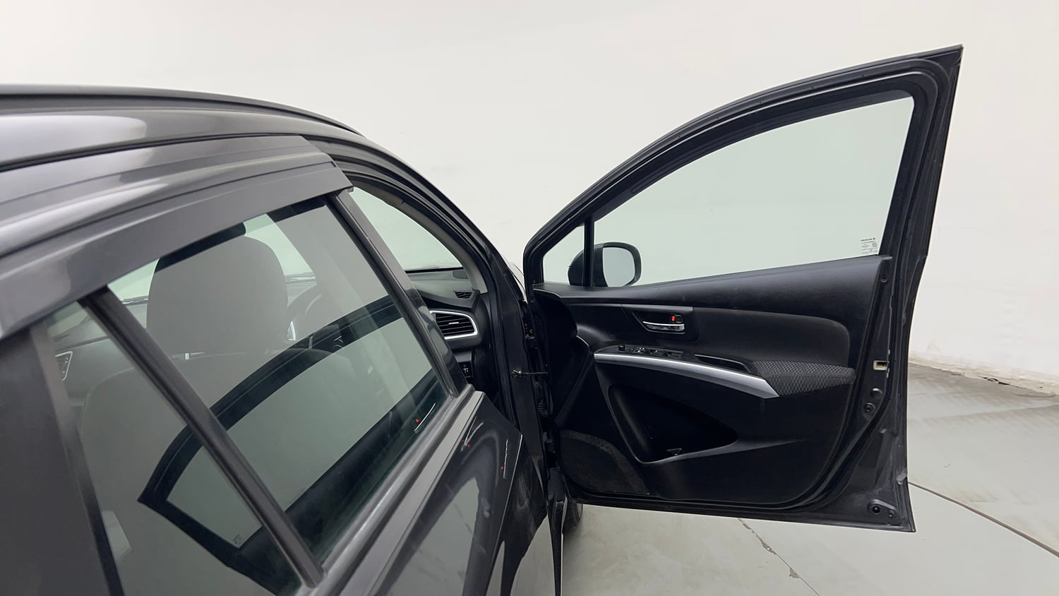 Used 2018 Maruti Suzuki S-Cross Zeta 1.3 Diesel Manual interior RIGHT FRONT DOOR OPEN VIEW