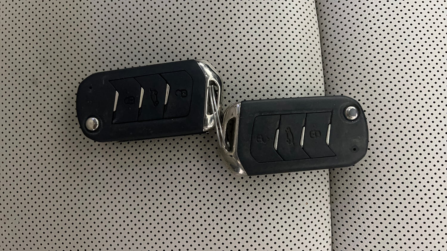 Used 2021 Mahindra XUV700 AX 7 Petrol AT Luxury Pack 7 STR Petrol Automatic extra CAR KEY VIEW
